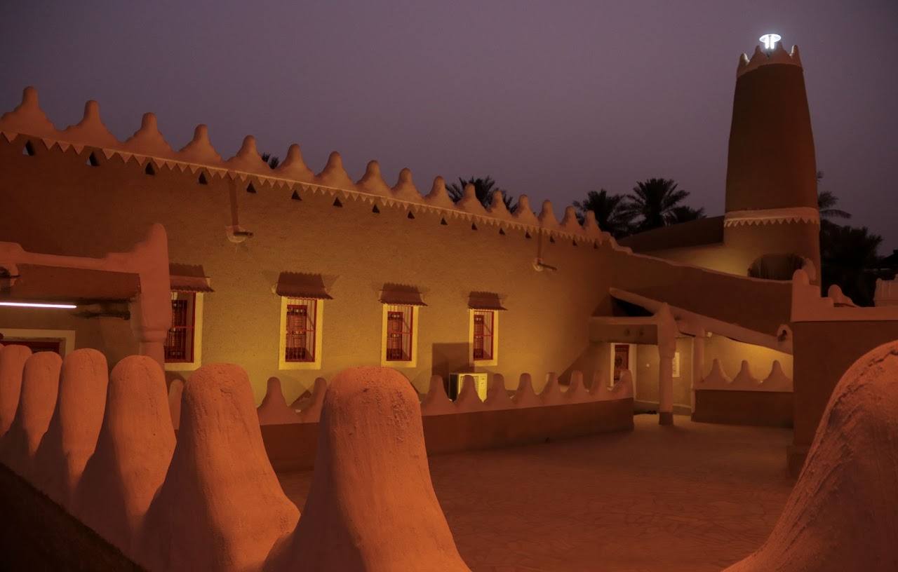 عمارة تراثية في ضوء المساء